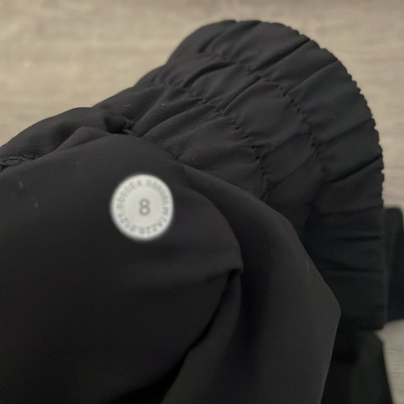 Lululemon athletic shorts size 8 - Picture 5 of 5